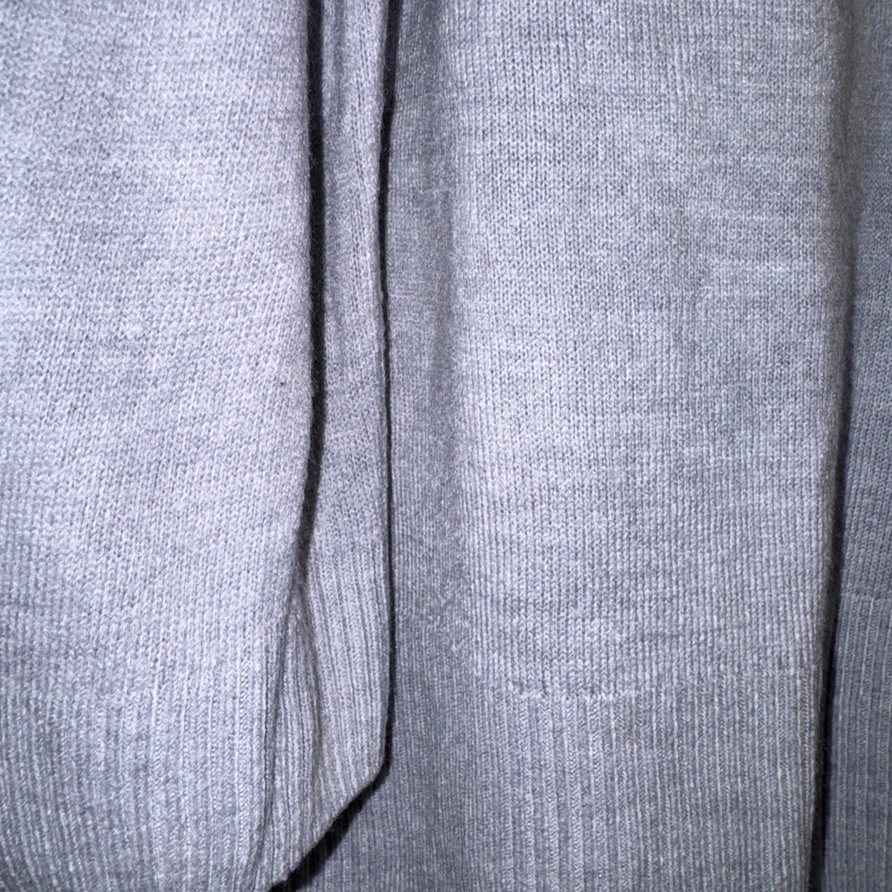 mercer & madison Lavender V-Neck Sweater - Soft Lightweight Knit - Picture 8 of 9